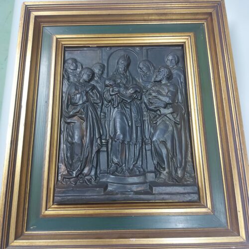 Presentación de Jesús en el Templo . Bajorrelieve cobre patinado