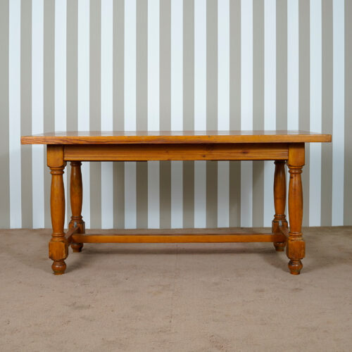 Mesa de madera de pino