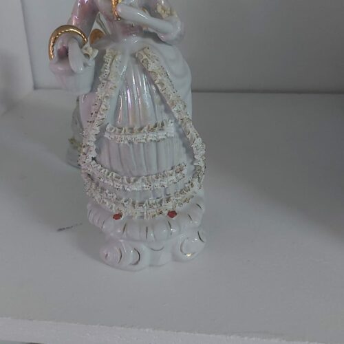 Figura de porcelana mujer