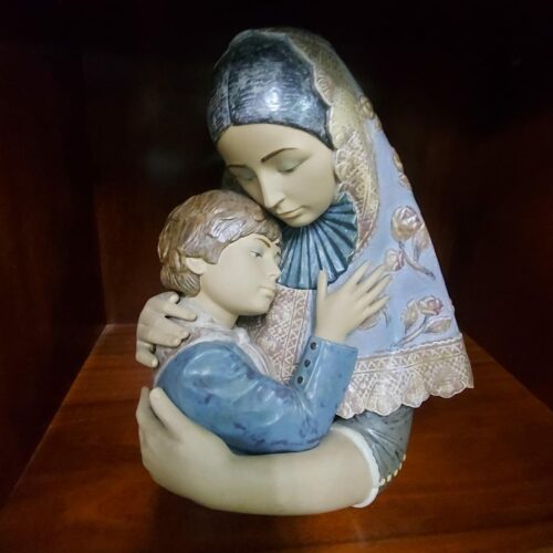 Escultura de porcelana Lladró Madre e hijo/Madre Mallorquina