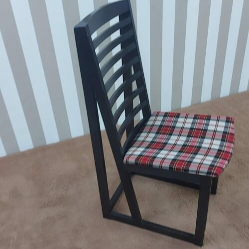 Silla de Mid Century en madera negra